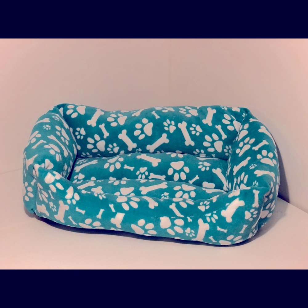 Pet paw and bone teal pet bed